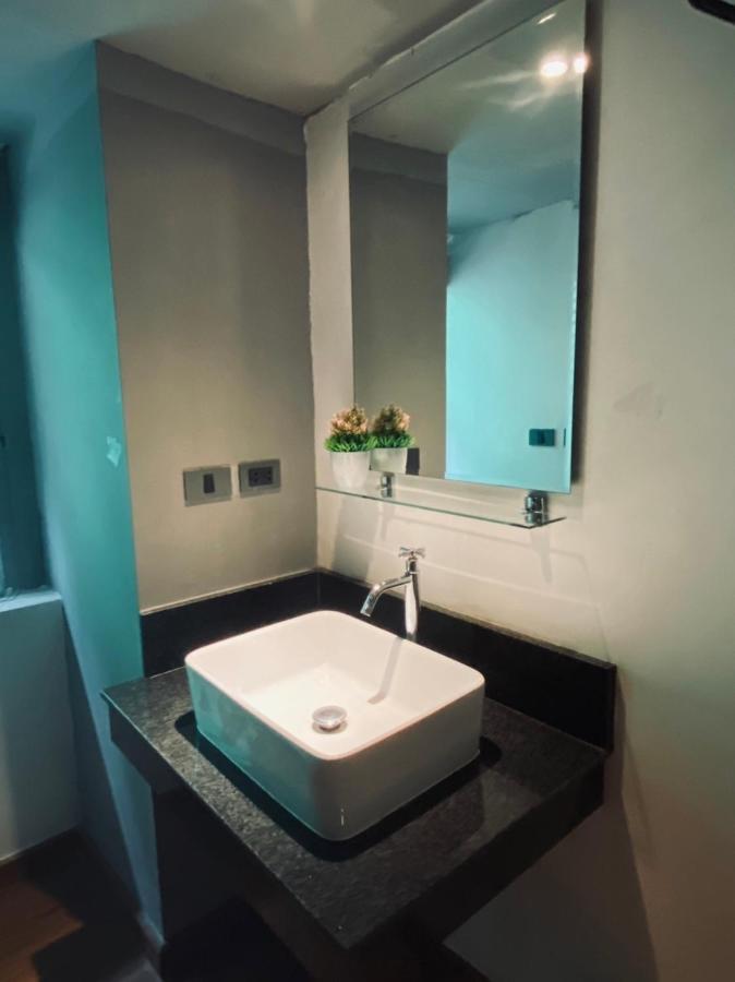 Hotel Admire Thonburi Bangkok Esterno foto