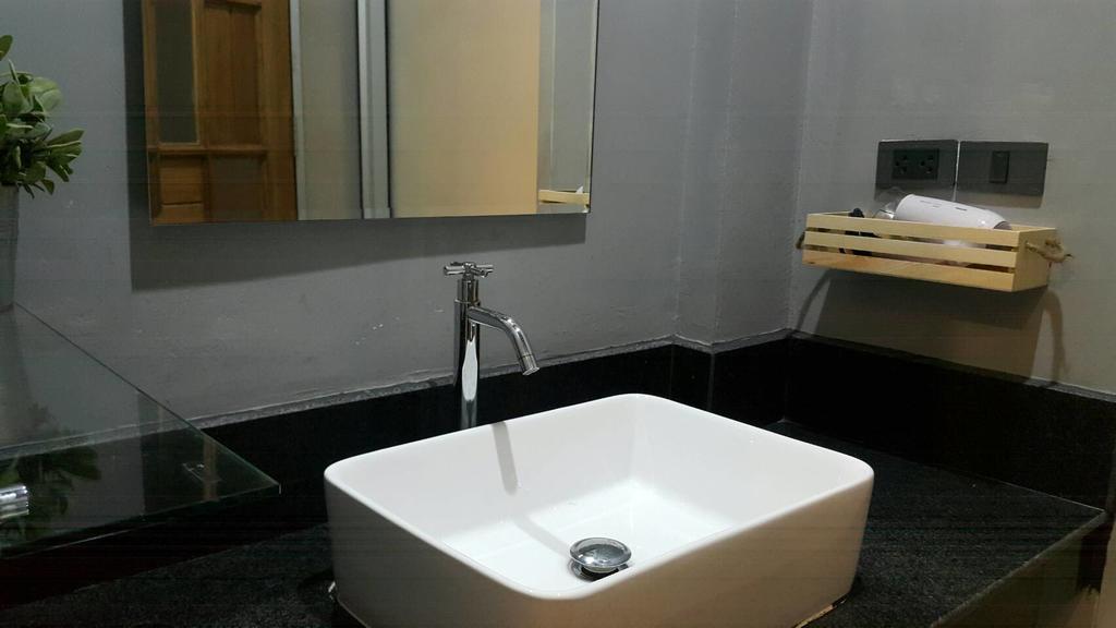 Hotel Admire Thonburi Bangkok Esterno foto