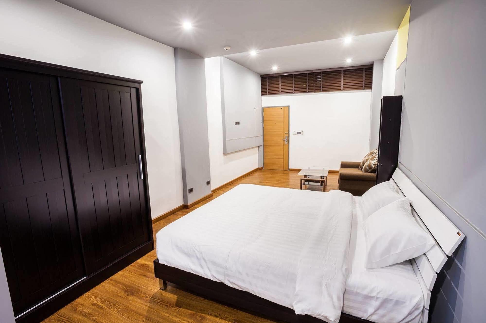 Hotel Admire Thonburi Bangkok Esterno foto
